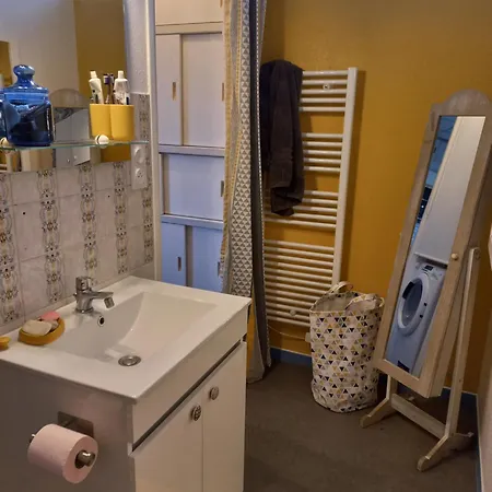 Avec Balcon Et Parking Daire