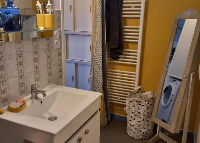 Avec Balcon Et Parking Апартаменты